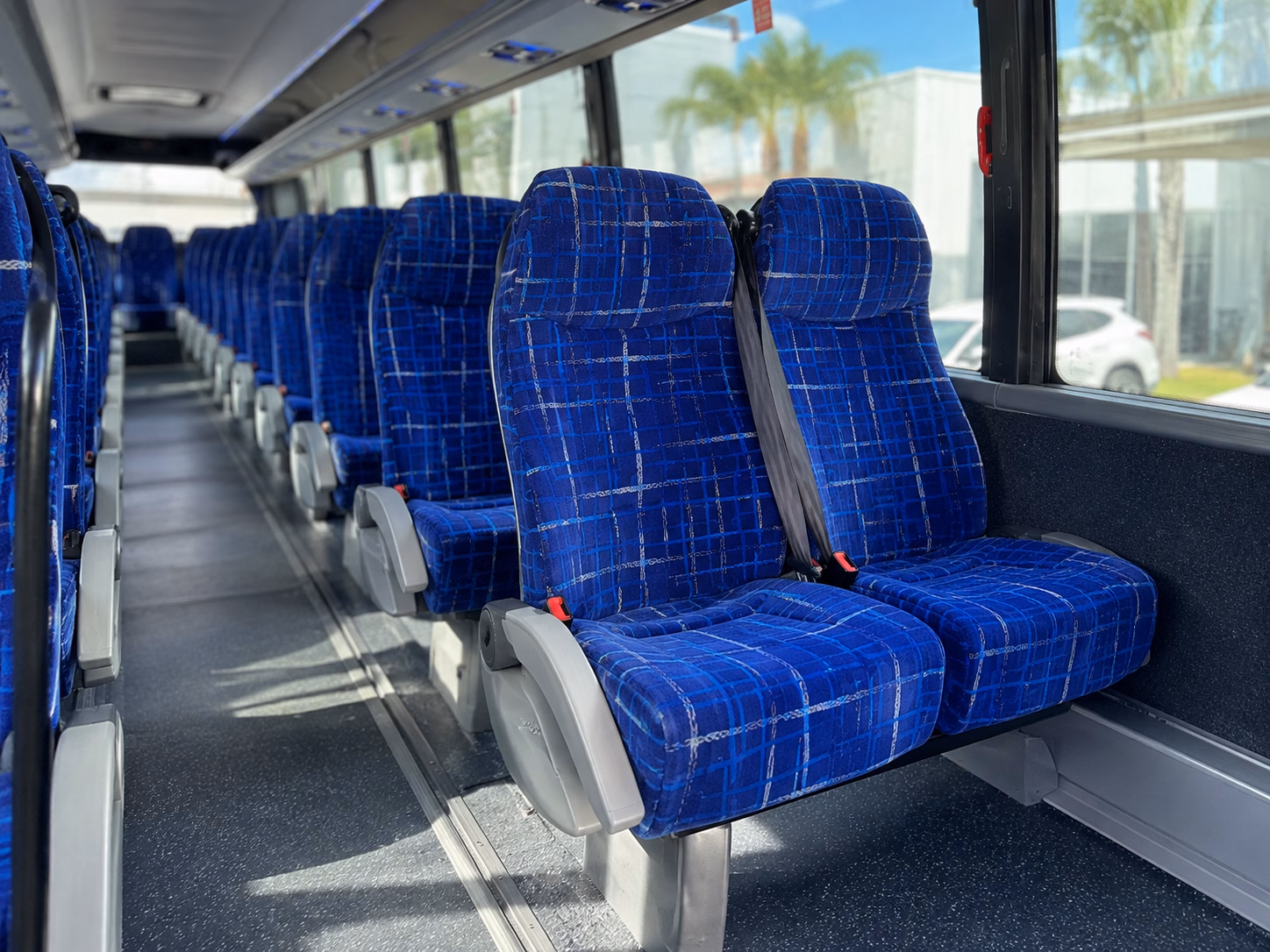 charter buses for retreats to the cascades and beyond