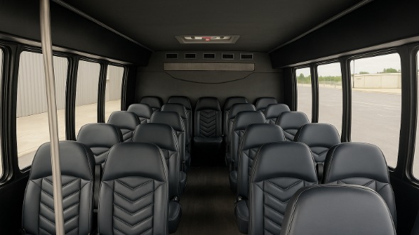 lakewood 28 passenger minibus